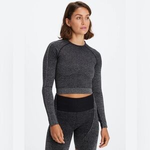 Fabletics Womens Seamless Ombre Long Sleeve Crop Top Gray XS S Yoga Activewear